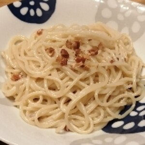 【パスタ】梅こんぶ茶deナッツのペペロンチーノ